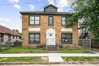 Building Photo - 406 Quitman St