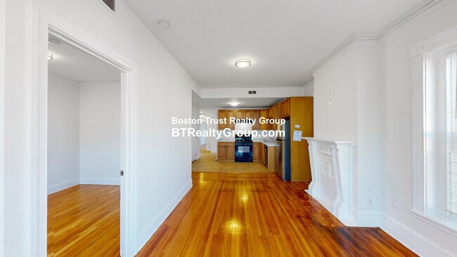 Foto del edificio - 80 W Cottage St