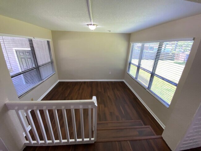 Building Photo - 6371 Sauterne Dr