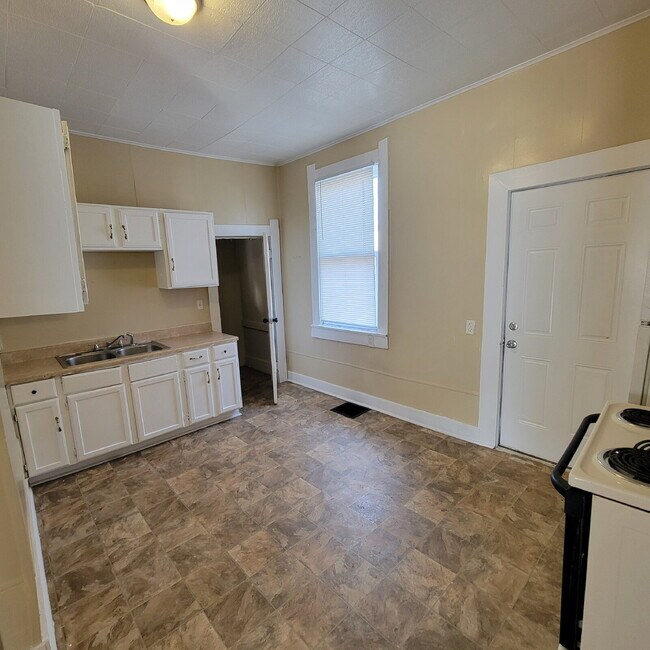 Foto del edificio - Near Southside 3BR House w/Garage!