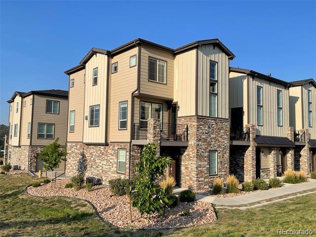 Foto del edificio - 1584 Castle Creek Cir