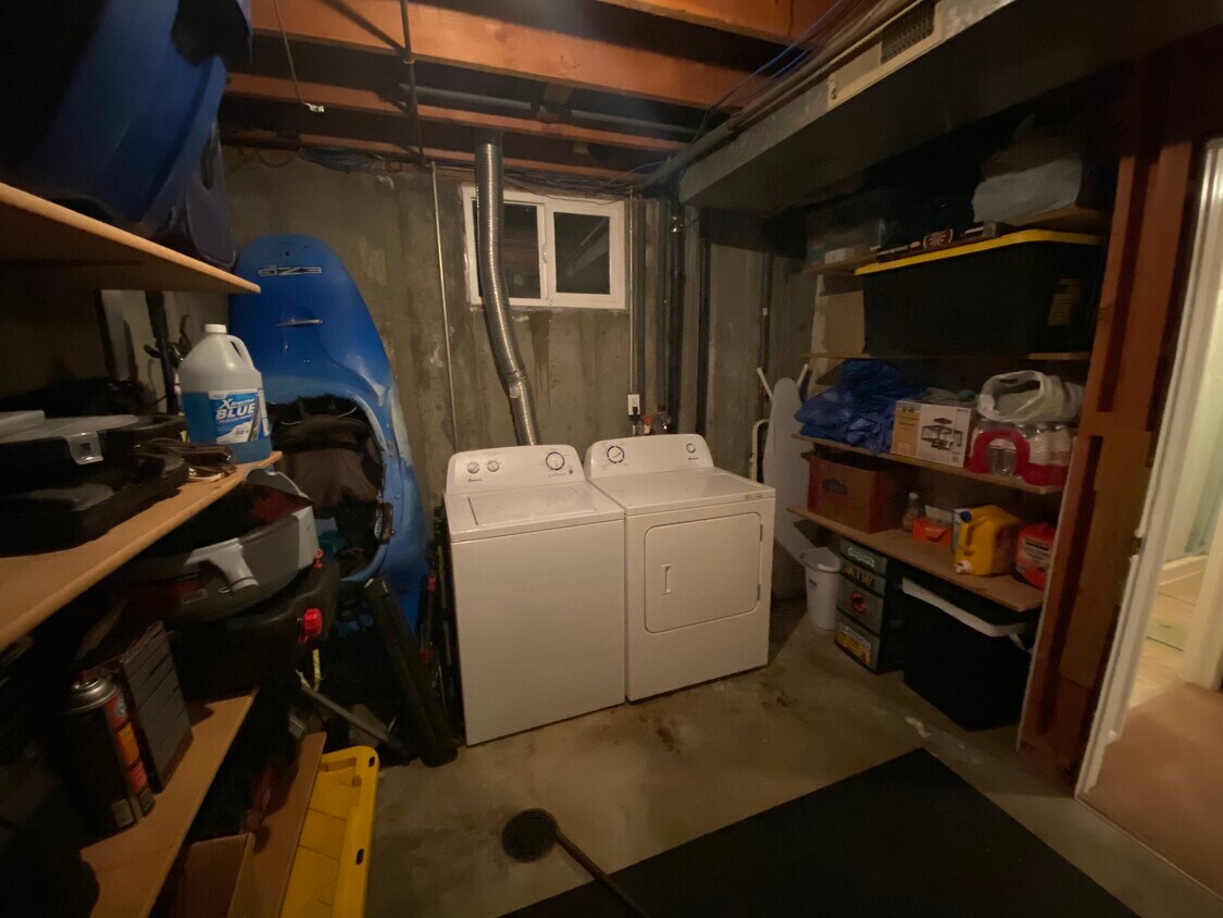 laundry - 502 Gladiola St