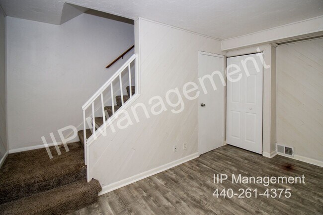 Foto del edificio - 450 Kenwood Dr