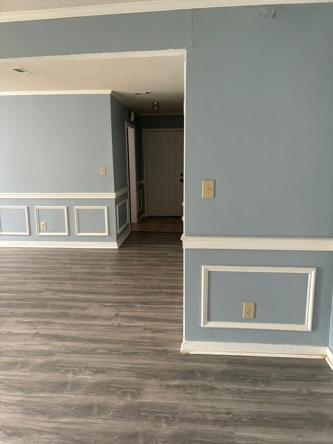 Building Photo - 48 Meadowoods Ter