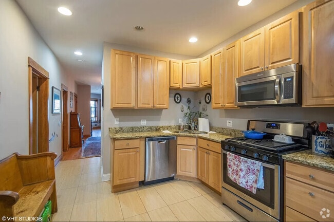 Building Photo - 2509 W Diversey Ave
