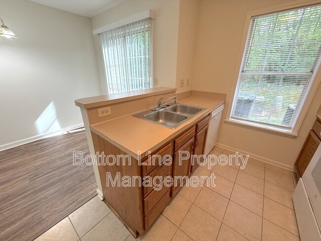 Foto del edificio - 6330 Windsor Gate Ln