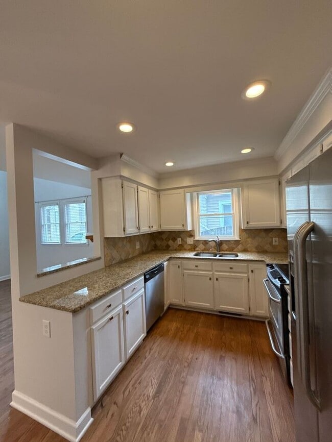 Foto del edificio - Dilworth Home - T.R. Lawing Realty Property