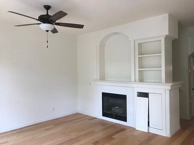 Building Photo - Groups Welcome! Nice Quiet Community One mile to downtown SLO