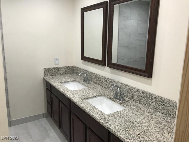 Foto del edificio - 5724 Idle Ave