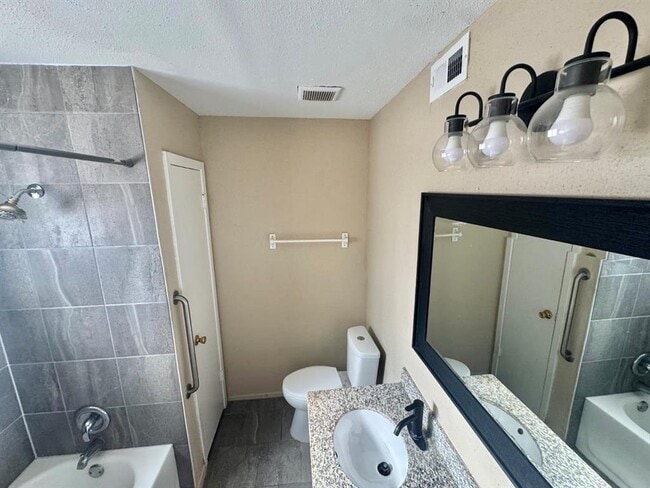 Building Photo - 19226 Plantain Dr