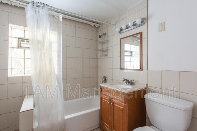 Foto del edificio - 3228 N Lawndale Ave