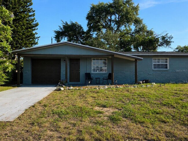 Foto del edificio - 4823 Longwood Ave