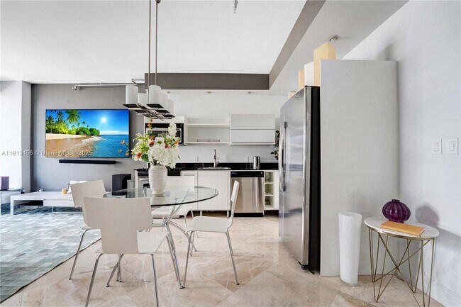 Foto del edificio - 690 SW 1st Ct