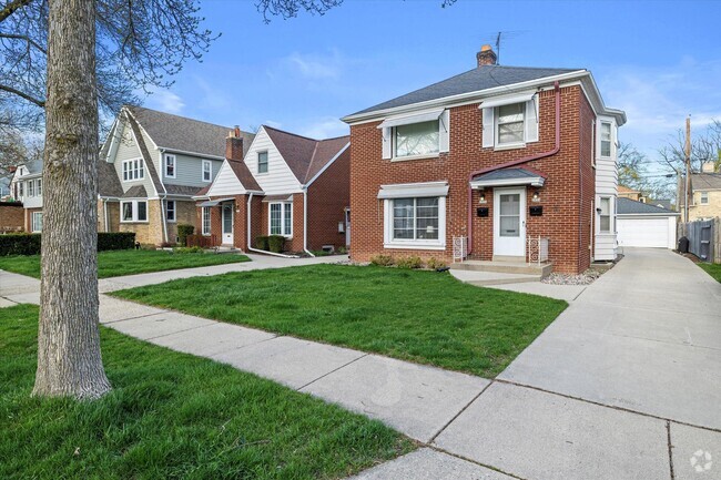 Building Photo - 2030 N 86th St