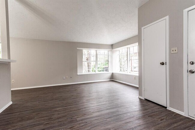 Foto del edificio - 10066 Sharpton Dr