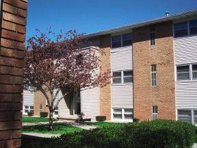 Building Photo - 409 Greenbriar Dr