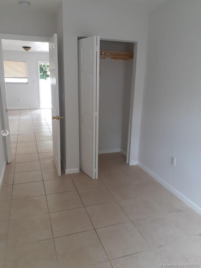 Foto del edificio - 432 NW 32nd Pl