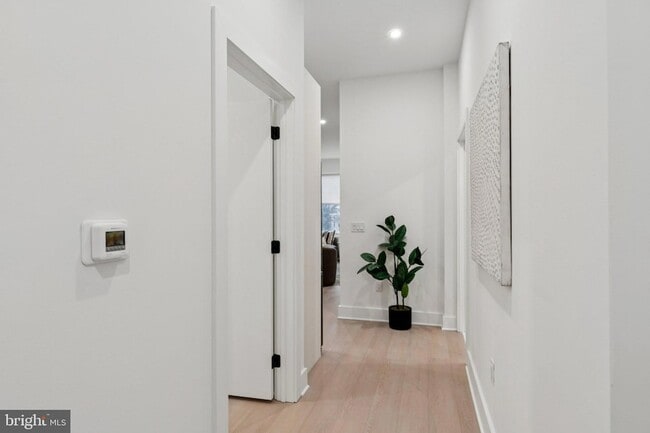 Photo - 30 W Allens Ln Apartment