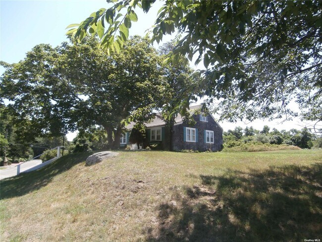 Building Photo - 780 Aquaview Ave