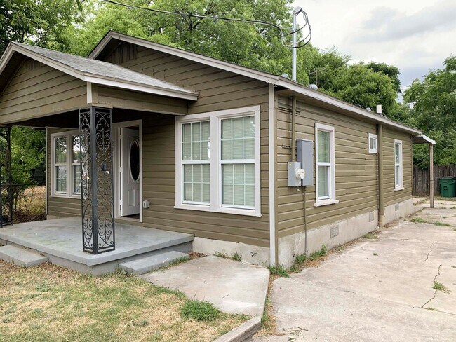 Building Photo - 3 br, 2 bath House - 235 Carle Avenue