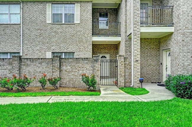 Foto del edificio - 2865 Westhollow Dr