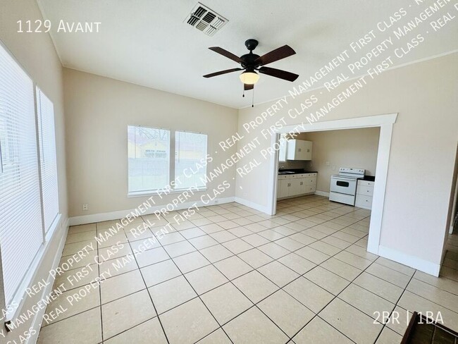 Building Photo - 1129 Avant-