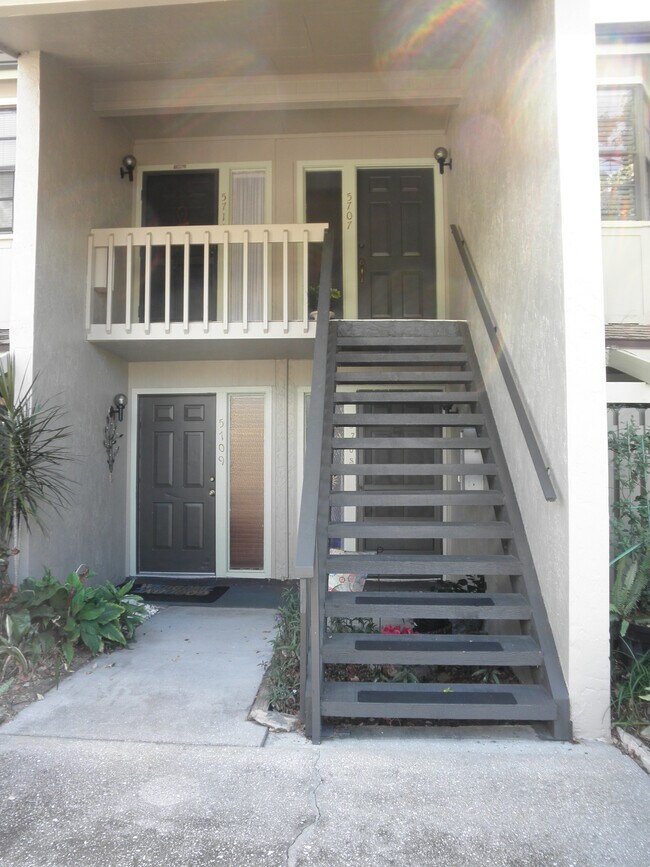 Building Photo - 5711 Summer Side Ln