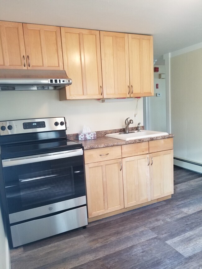 Kitchen - 253 Main St