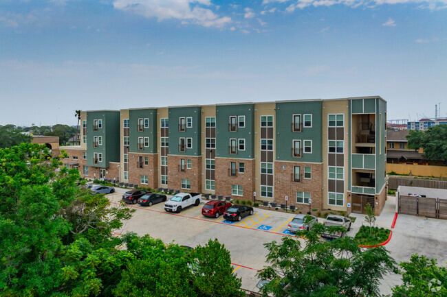 Building Photo - Avanti Legacy At South Bluff