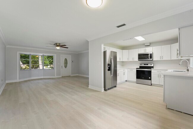 Foto del edificio - 1201 NW 7th Ct