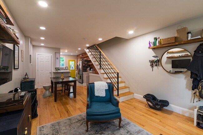 Foto del edificio - Two Bed East Kensington Townhouse