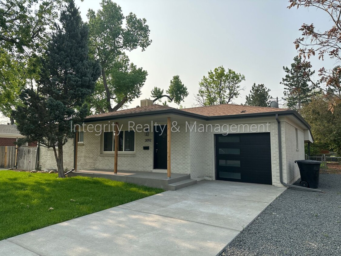 Foto principal - 3092 W Layton Ave