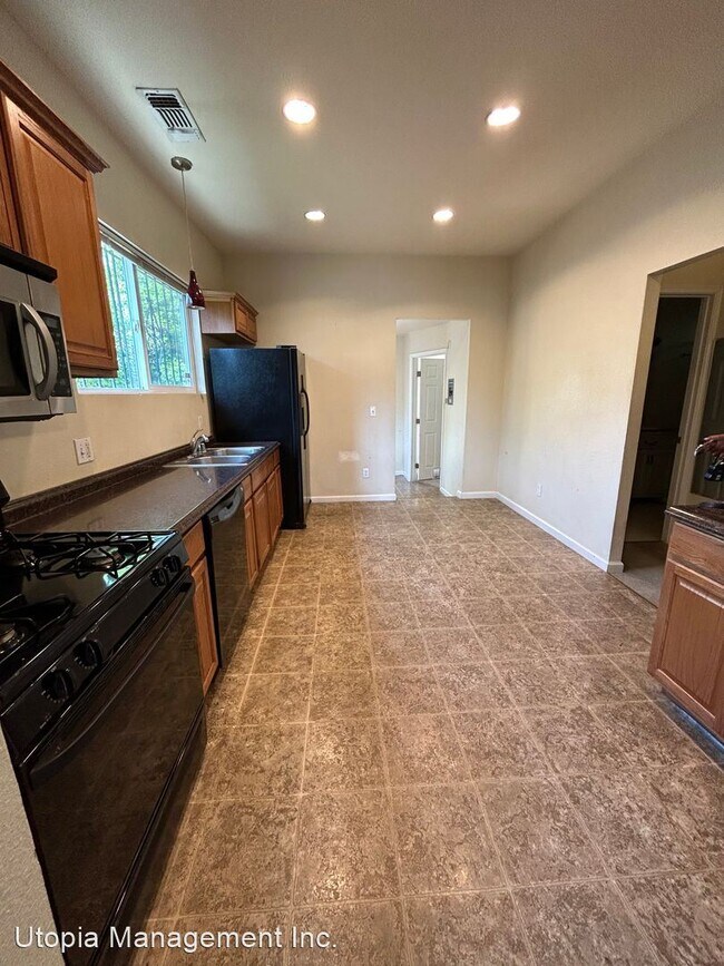 Building Photo - 3 br, 1 bath House - 3440 38th Street