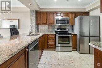 Building Photo - 3845-3845 Lake Shore Blvd W