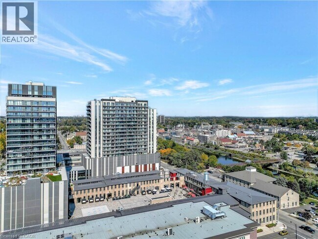 Photo du bâtiment - 50 Grand Ave S