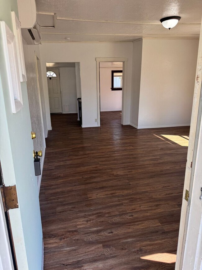 Foto del edificio - Charming 2-bedroom, 1-bath home in Cottage Grove!