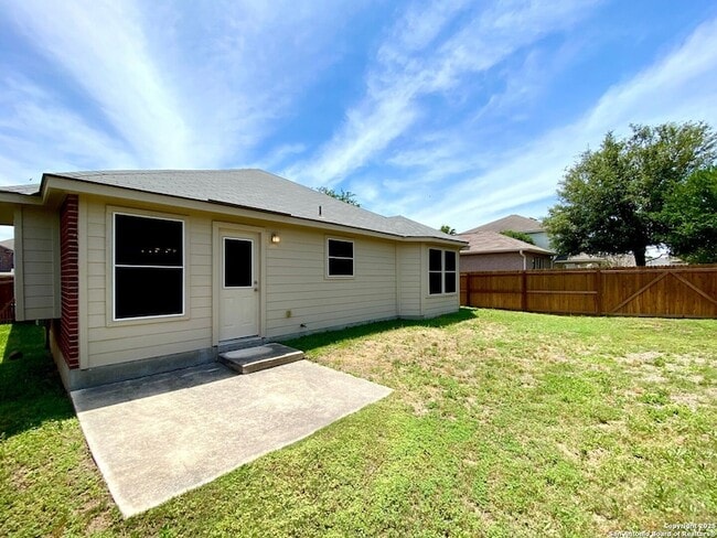 Building Photo - 12647 Point Summit