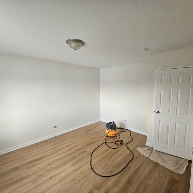 Foto del edificio - 9390 Bay Colony Dr