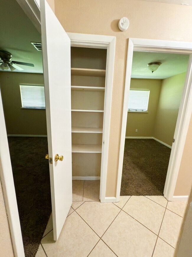 Foto del edificio - 165 Smelker Ave