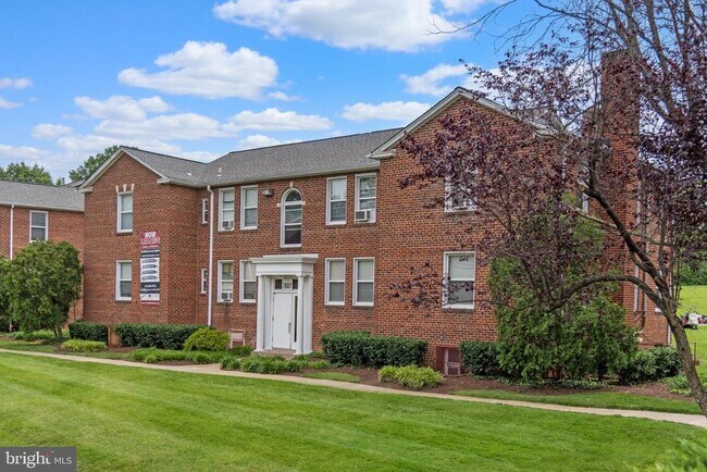 Foto del edificio - 7615 Eastern Ave NW