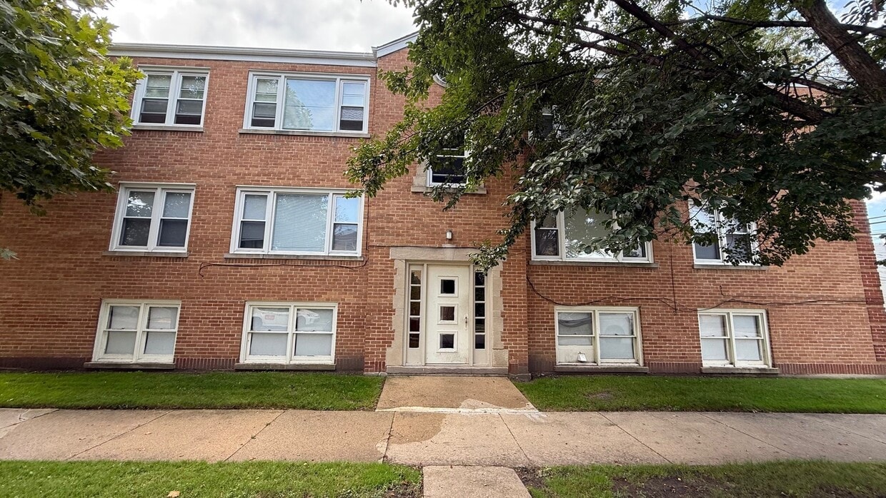 Primary Photo - 8852 Bronx Ave