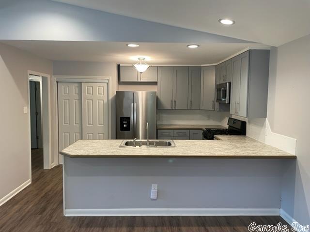 Foto del edificio - 18 Meadowbrook Dr