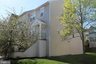 Building Photo - 47369 Darkhollow Falls Terrace