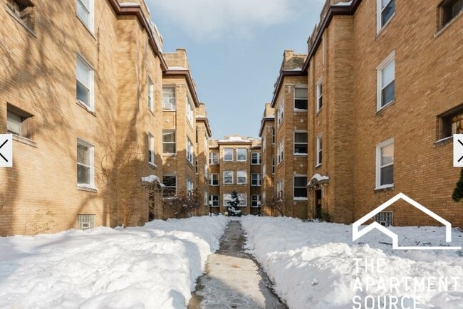 Building Photo - 5053 N Damen Ave
