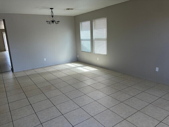 Foto del edificio - 847 E Desert Rose Trail