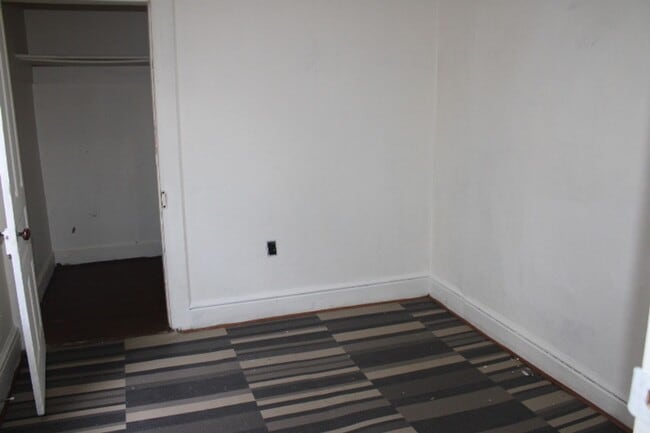 Foto del edificio - 128 S Main St