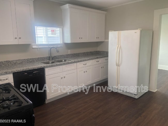 Building Photo - 164 Calcasieu Ave