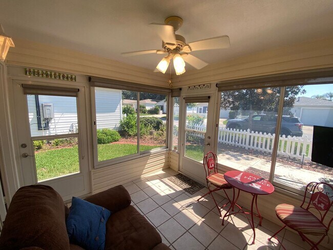 Foto del edificio - Great Location Turnkey Villa In The Village of Belvedere ANNUAL Lease