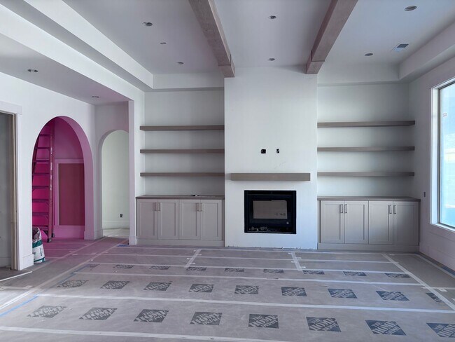 Foto del edificio - Beautiful single story with 4 bedrooms next to Crimson High School