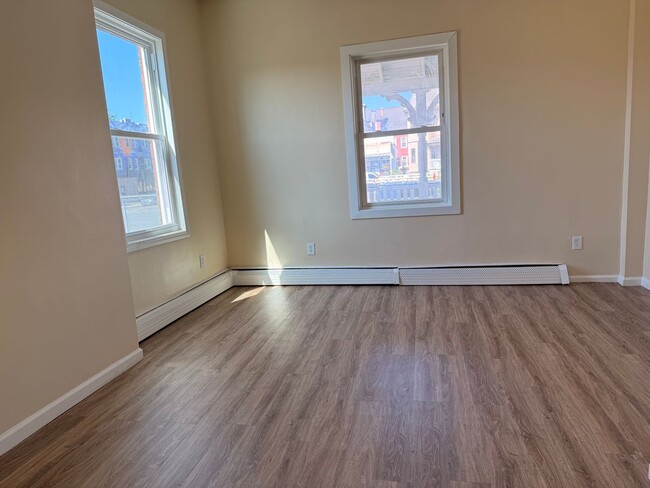 Building Photo - 476 Wethersfield Ave